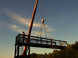 Demontage und Montage einer Schilderbrücke an der A2